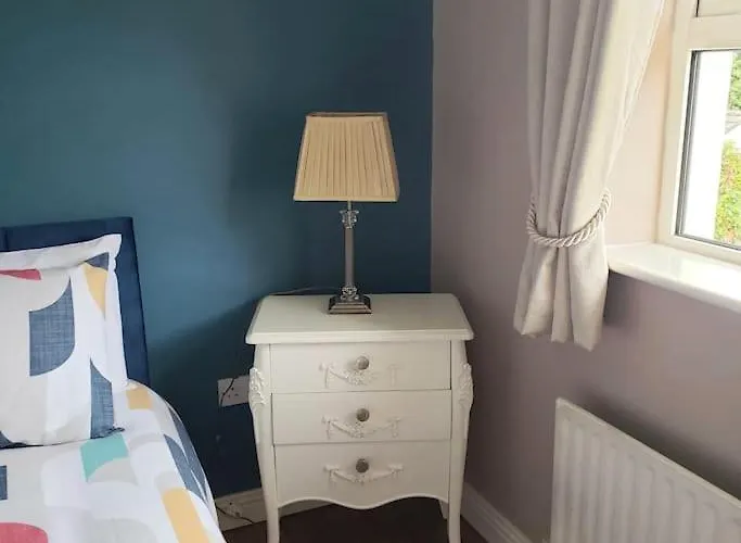 Modern House, Town *