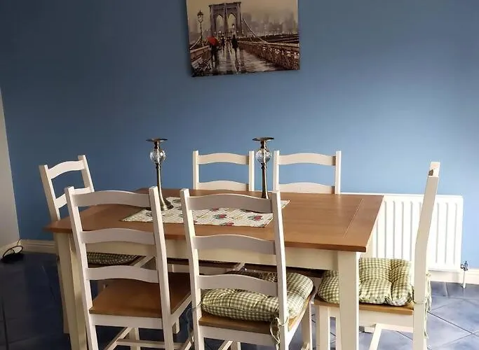 Modern House, Town *