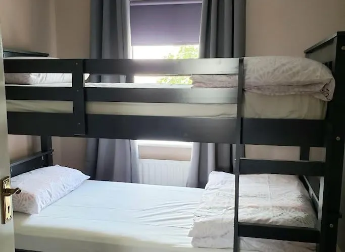 Modern House, Town *