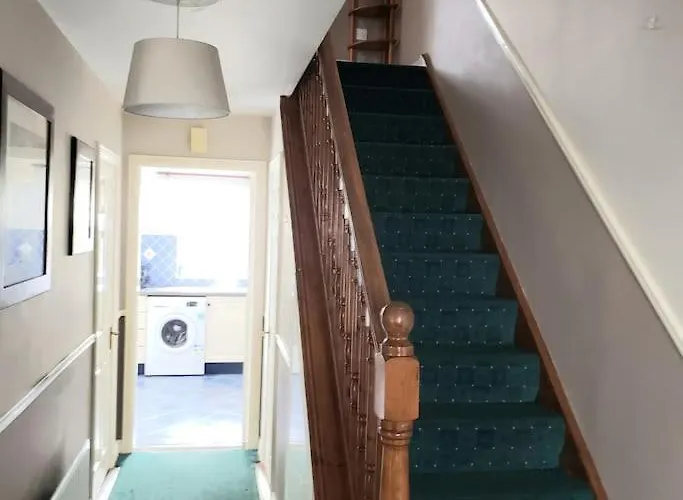 Ferienhaus Modern House, Town Westport