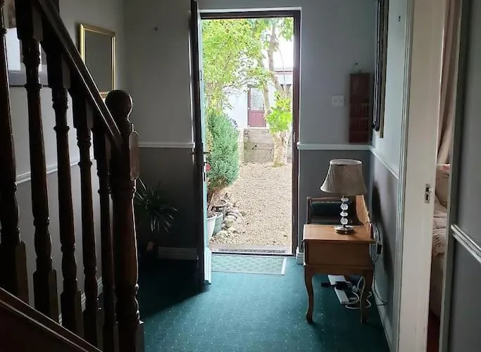 Ferienhaus Modern House, Town *