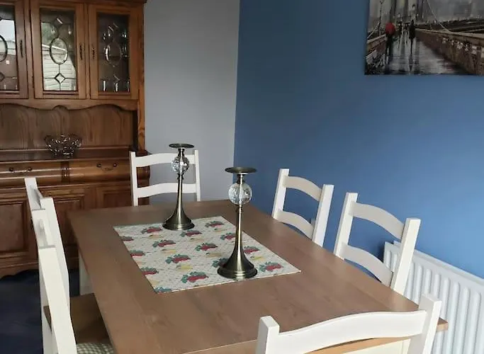 Modern House, Town *