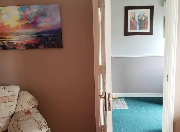 Ferienhaus Modern House, Town Westport